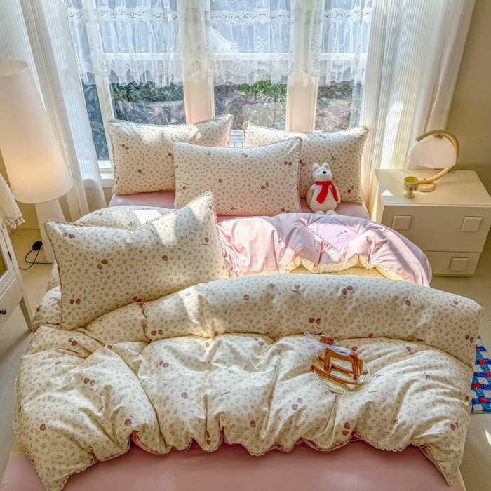 91家纺网 家纺一手货源 找家纺 宅家居 2026爆款田园风甜美小清新喷气印花纯棉四件套韩式圈圈花边40支全棉三件套 草莓