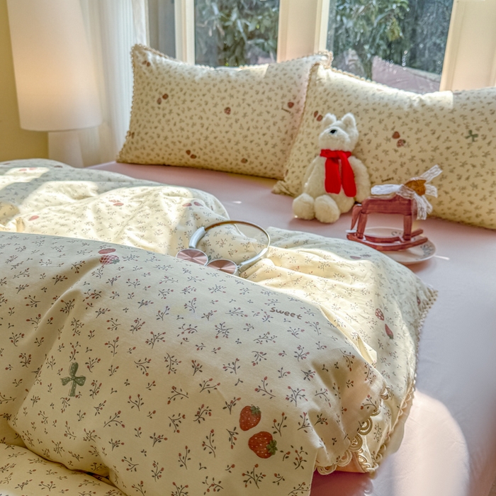 91家纺网 家纺一手货源 找家纺 宅家居 2026爆款田园风甜美小清新喷气印花纯棉四件套韩式圈圈花边40支全棉三件套 草莓