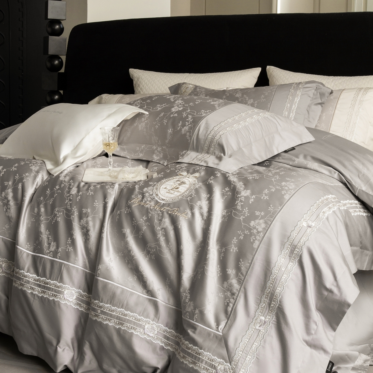 91家纺网 家纺一手货源 找家纺 馨蕊家居 2026春夏新品100S高定高精密刺绣系列--芸蔓 芸蔓-高级灰