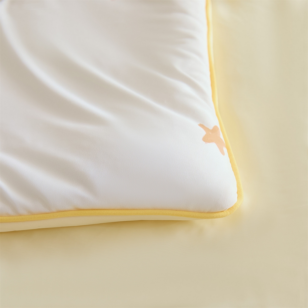 91家纺网 家纺一手货源 找家纺 恬思语家纺 2026春夏新品印花凉感丝大豆夏被夏凉被空调被 露珠童话-白