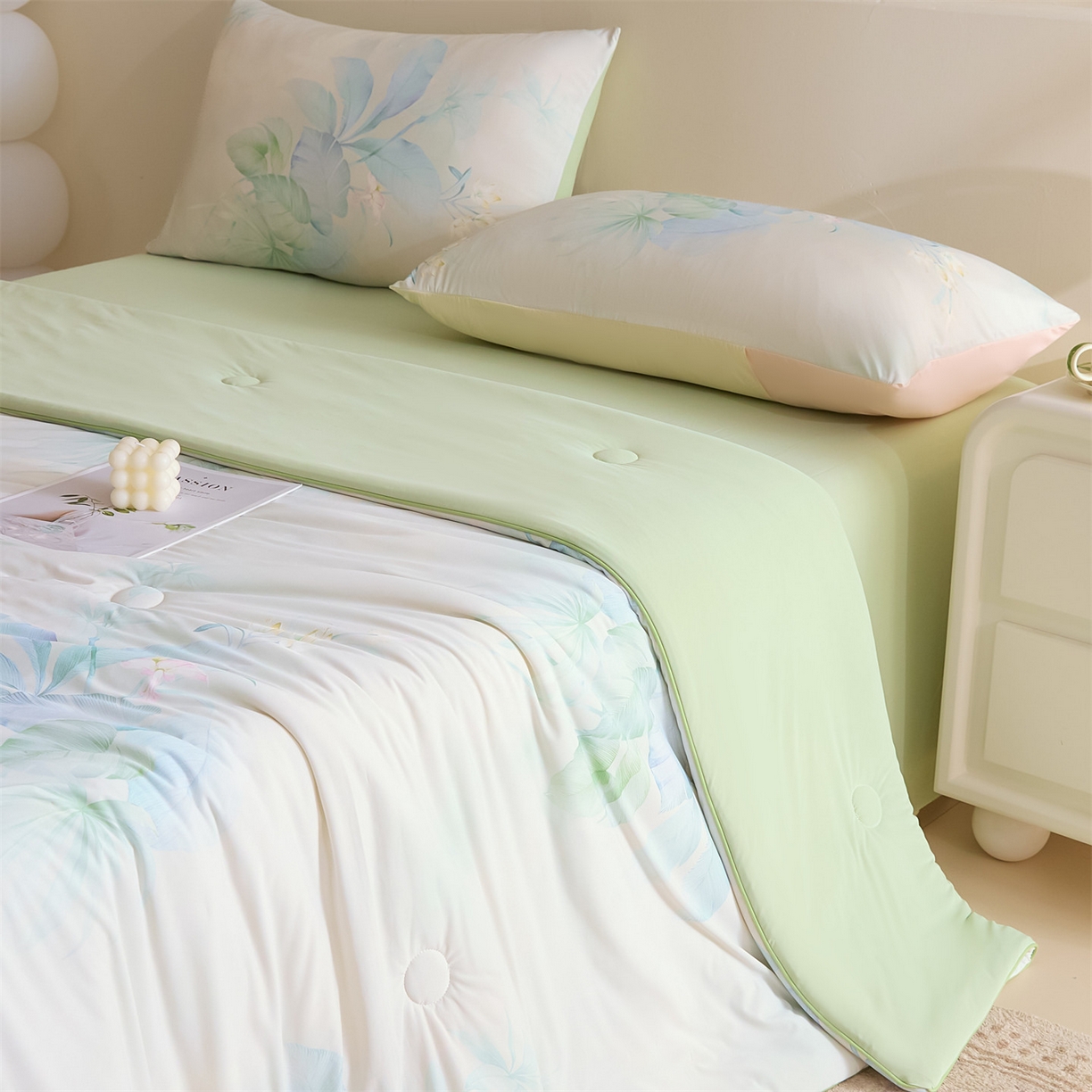 91家纺网 家纺一手货源 找家纺 恬思语家纺 2026春夏新品印花凉感丝大豆夏被夏凉被空调被 栖染-绿