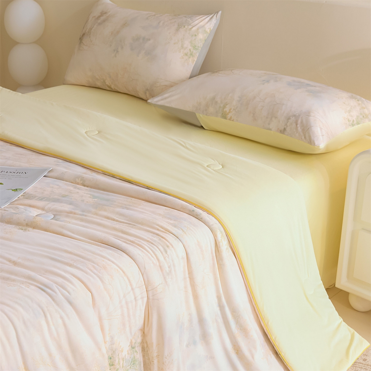 91家纺网 家纺一手货源 找家纺 恬思语家纺 2026春夏新品印花凉感丝大豆夏被夏凉被空调被 一帘幽梦-黄