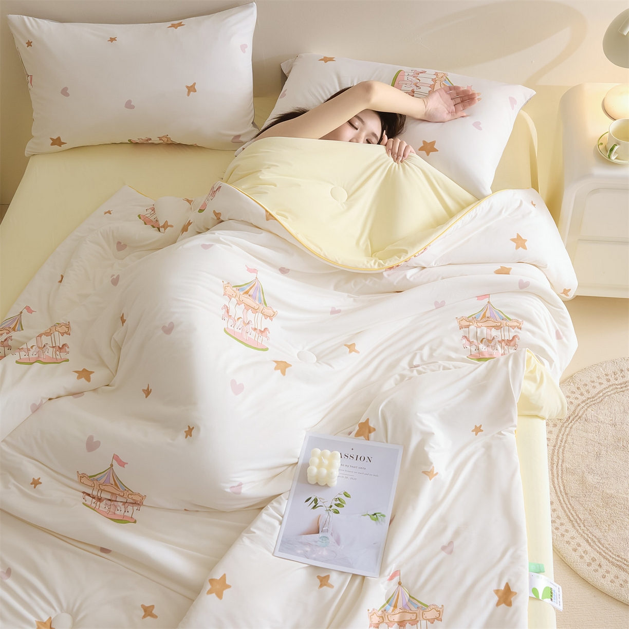 91家纺网 家纺一手货源 找家纺 恬思语家纺 2026春夏新品印花凉感丝大豆夏被夏凉被空调被 露珠童话-白