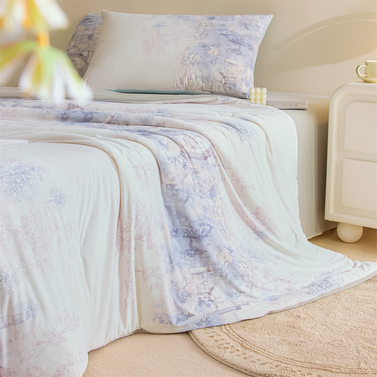 91家纺网 家纺一手货源 找家纺 恬思语家纺 2026春夏新品印花凉感丝大豆夏被夏凉被空调被 紫烟城-紫