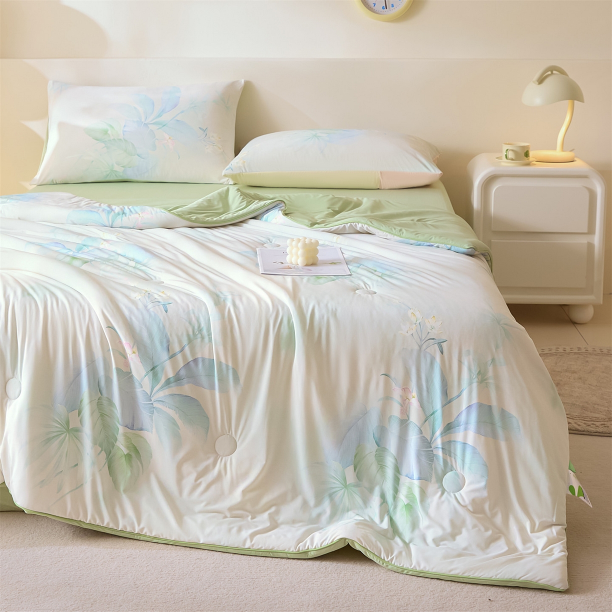 91家纺网 家纺一手货源 找家纺 恬思语家纺 2026春夏新品印花凉感丝大豆夏被夏凉被空调被 栖染-绿