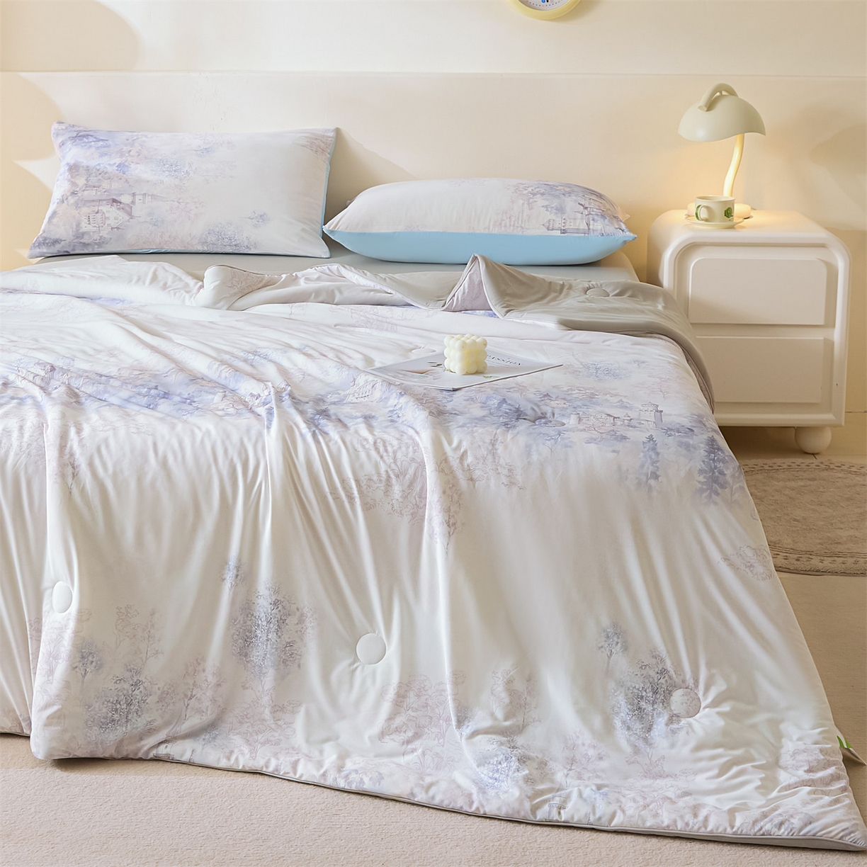 91家纺网 家纺一手货源 找家纺 恬思语家纺 2026春夏新品印花凉感丝大豆夏被夏凉被空调被 紫烟城-紫