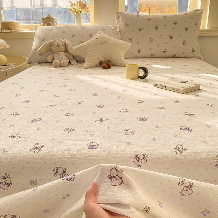 91家纺网 家纺一手货源 找家纺 晓时候 2026新款A类云感双层纱床单三件套单品单件床单 花间兔