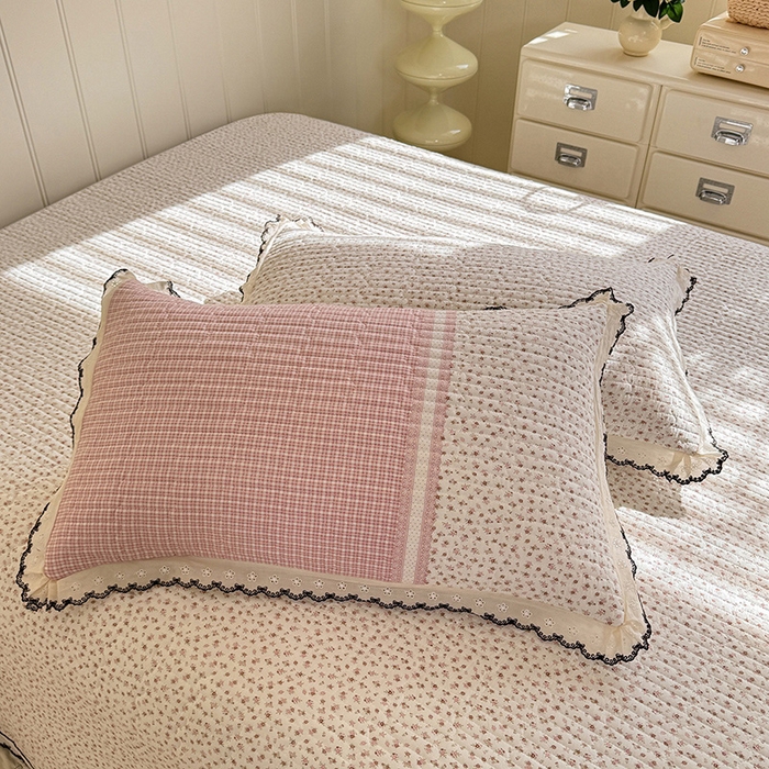 91家纺网 家纺一手货源 找家纺 （总）金盛皇朝 2026款水洗皱皱纱双层纱云朵棉三层夹棉绗绣刺绣小花边单件三件床盖