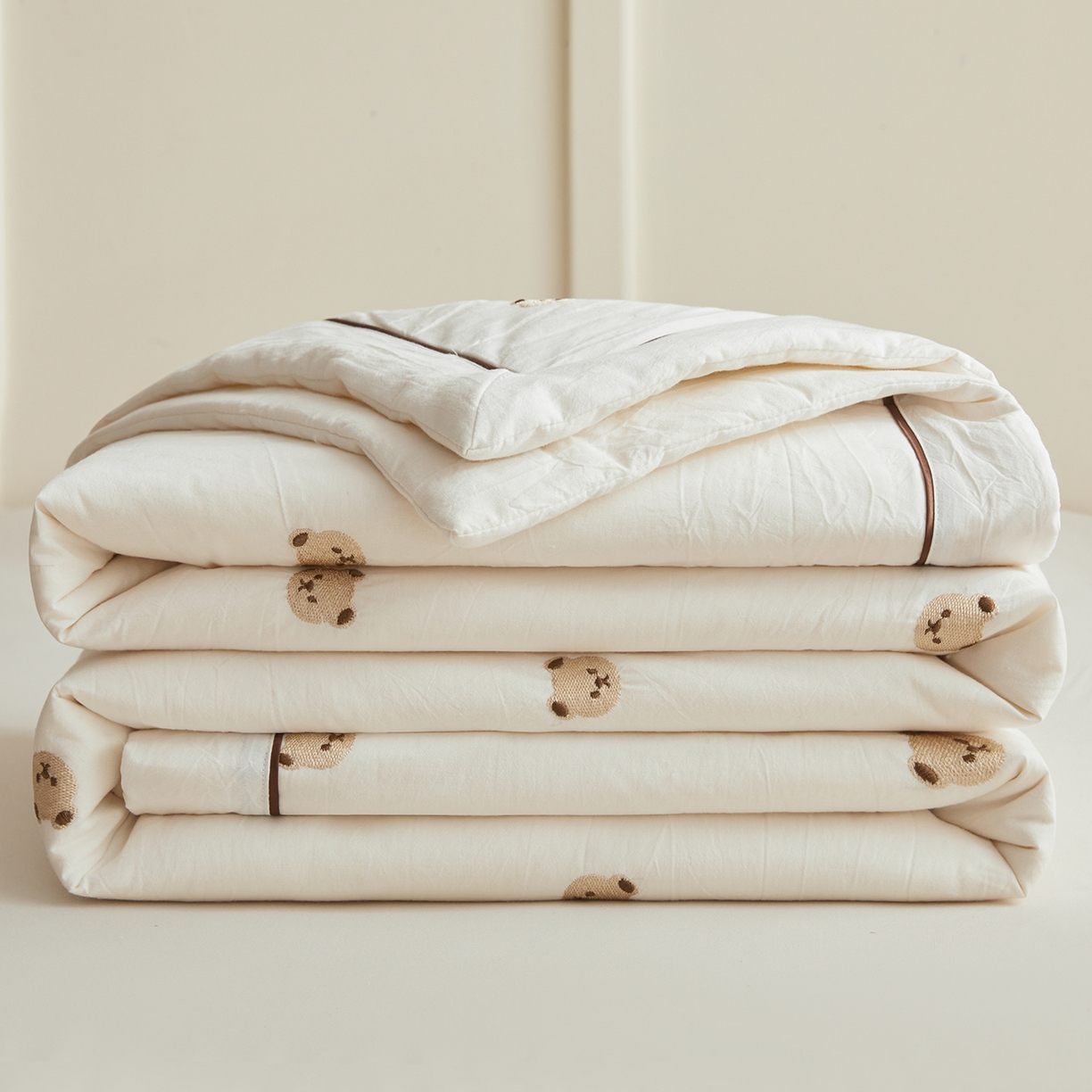 91家纺网 家纺一手货源 找家纺 （总）仁凯家纺 2026新款A类100%棉花刺绣款手包边夏被夏凉被空调被