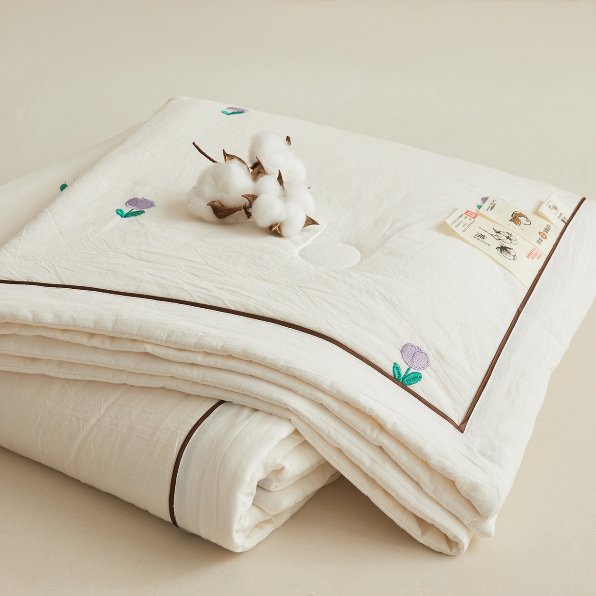 91家纺网 家纺一手货源 找家纺 仁凯家纺 2026新款A类100%棉花刺绣款手包边夏被夏凉被空调被 花朵 奶白