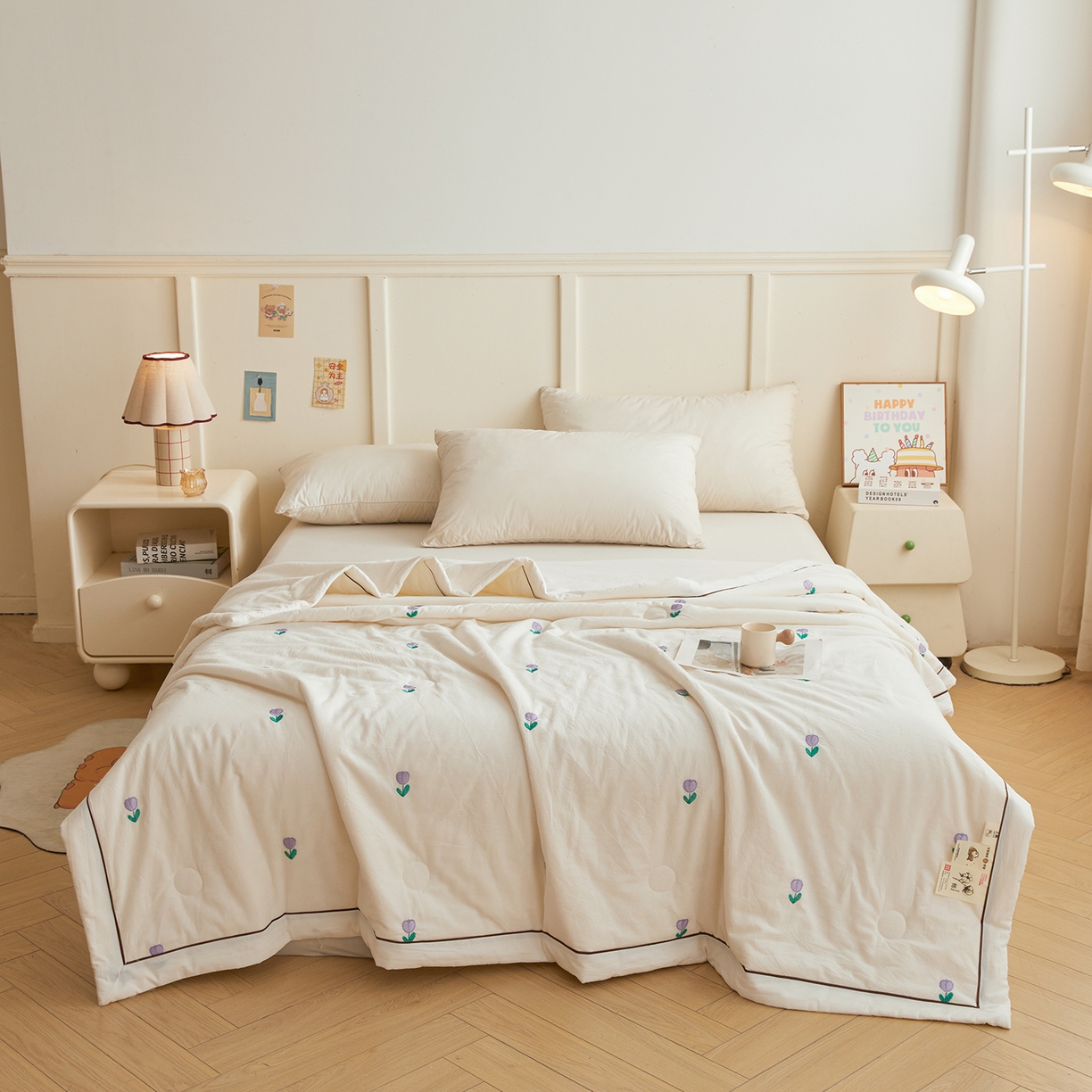 91家纺网 家纺一手货源 找家纺 仁凯家纺 2026新款A类100%棉花刺绣款手包边夏被夏凉被空调被 花朵 奶白