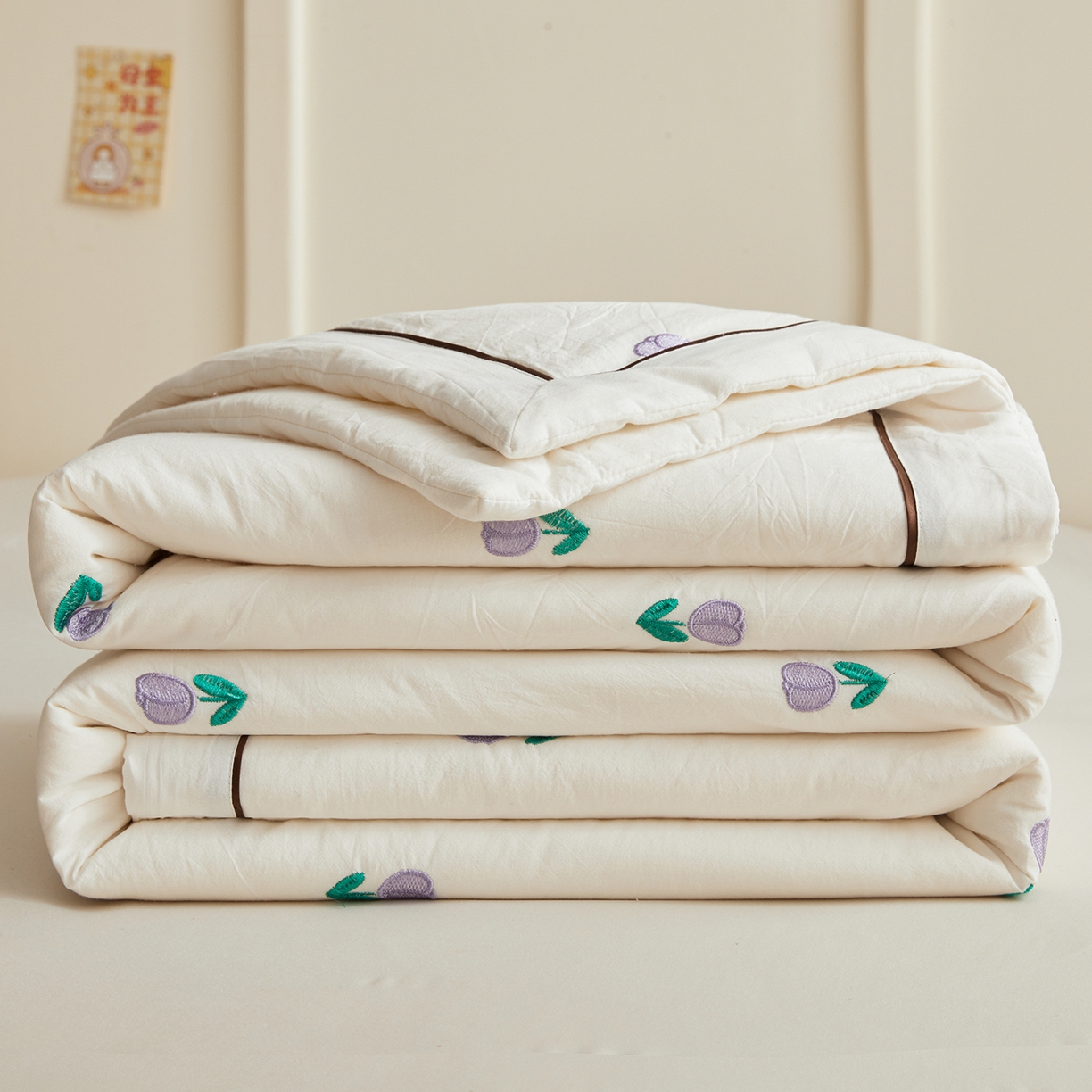 91家纺网 家纺一手货源 找家纺 仁凯家纺 2026新款A类100%棉花刺绣款手包边夏被夏凉被空调被 花朵 奶白