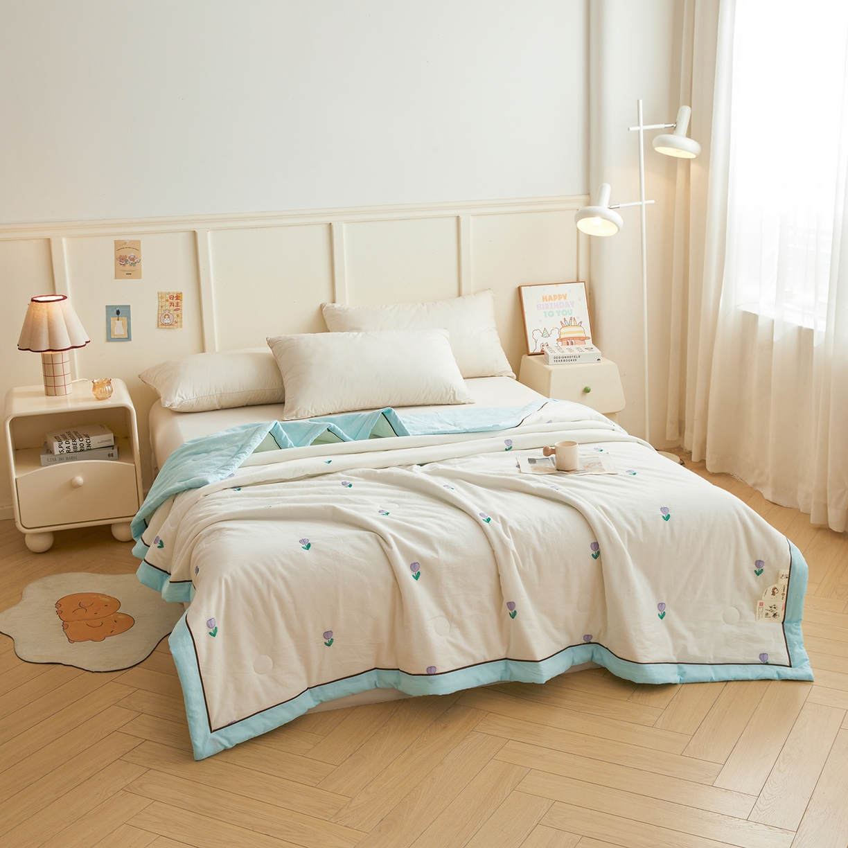 91家纺网 家纺一手货源 找家纺 仁凯家纺 2026新款A类100%棉花刺绣款手包边夏被夏凉被空调被 花朵 奶白拼冰蓝