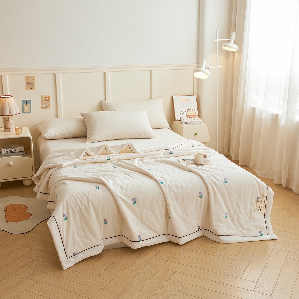 91家纺网 家纺一手货源 找家纺 仁凯家纺 2026新款A类100%棉花刺绣款手包边夏被夏凉被空调被 花朵 奶白