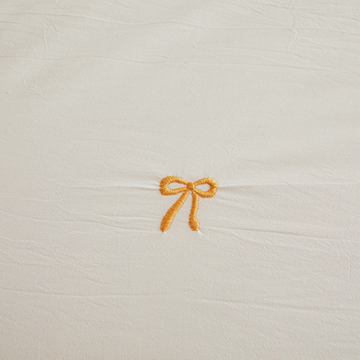 91家纺网 家纺一手货源 找家纺 仁凯家纺 2026新款A类100%棉花刺绣款手包边夏被夏凉被空调被 蝴蝶结 奶白拼雾紫