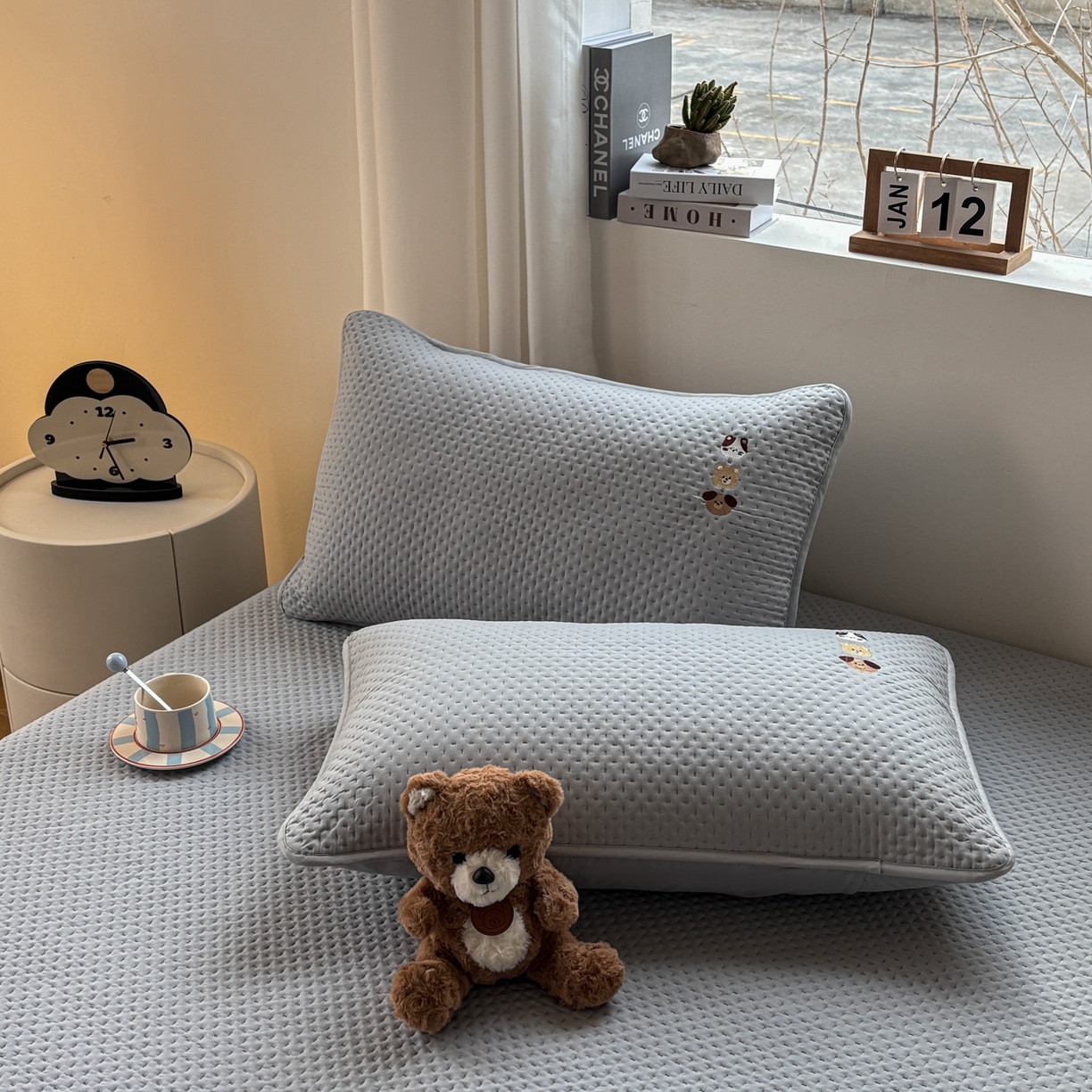 91家纺网 家纺一手货源 找家纺 居眠 2026新款卡通刺绣夹棉防水单枕套枕套单件-童话乐园 童话乐园-灰