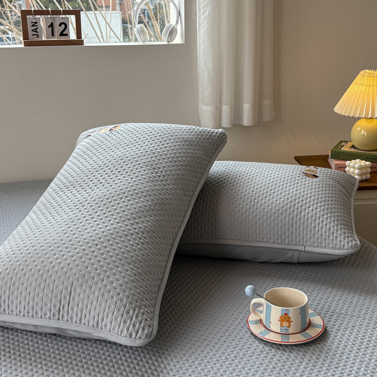 91家纺网 家纺一手货源 找家纺 居眠 2026新款卡通刺绣夹棉防水单枕套枕套单件-童话乐园 童话乐园-灰