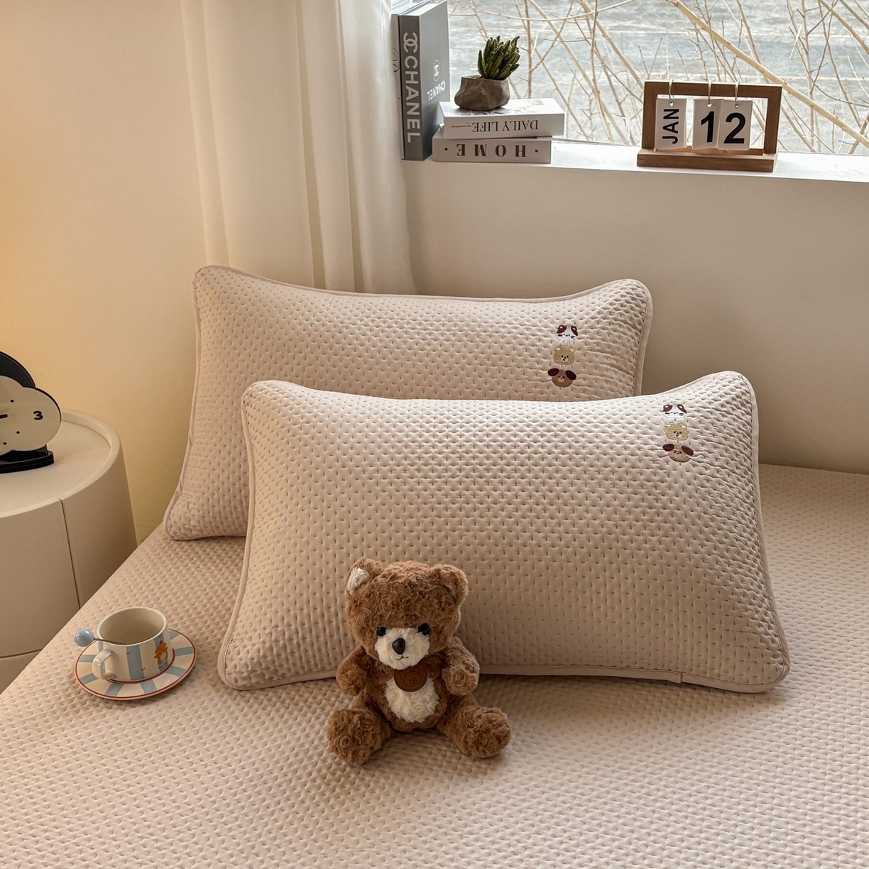 居眠 2026新款卡通刺绣夹棉防水单枕套枕套单件-童话乐园 童话乐园-卡其