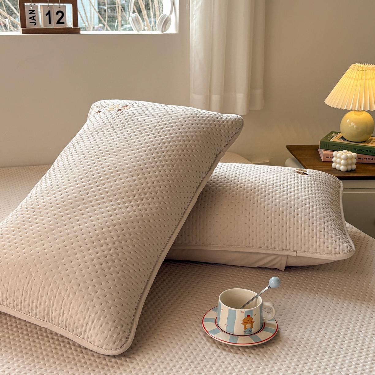 91家纺网 家纺一手货源 找家纺 居眠 2026新款卡通刺绣夹棉防水单枕套枕套单件-童话乐园 童话乐园-卡其