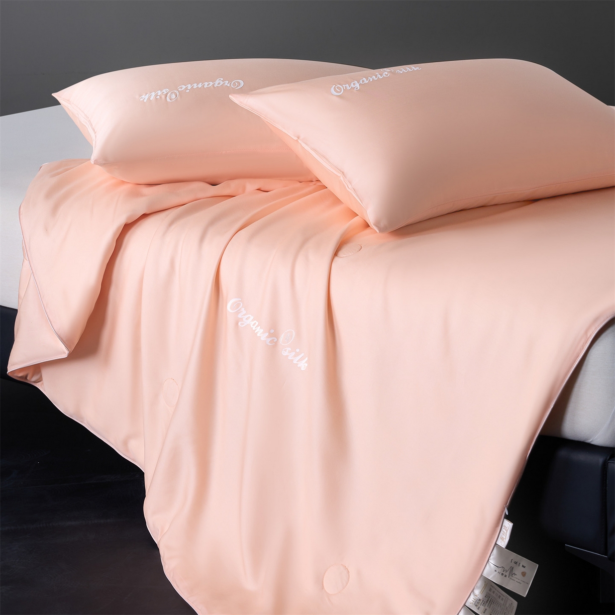 91家纺网 家纺一手货源 找家纺 恬思语家纺 2026春夏新品纯色莱赛尔天丝蚕丝夏被夏凉被空调被 若云-初荷粉