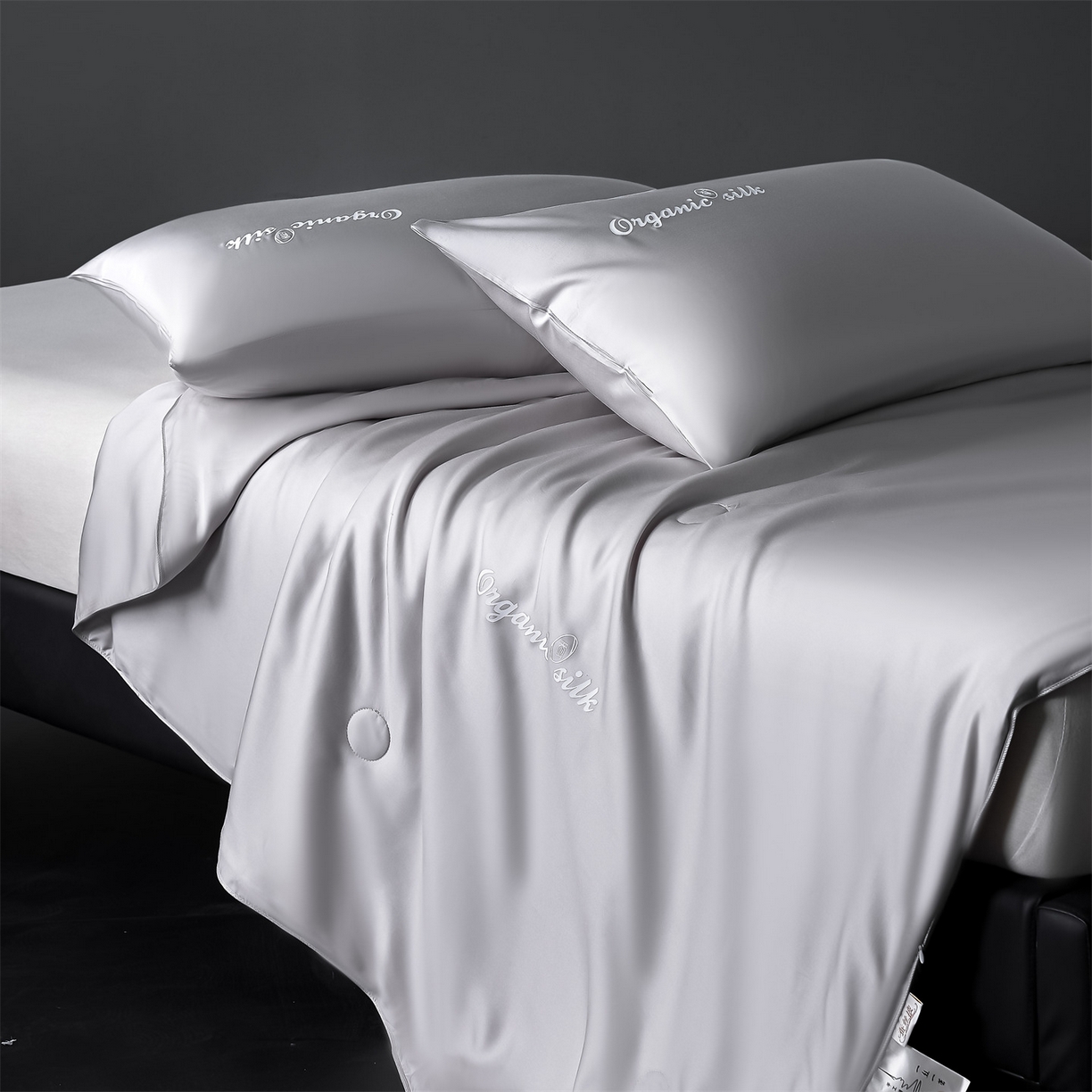 91家纺网 家纺一手货源 找家纺 恬思语家纺 2026春夏新品纯色莱赛尔天丝蚕丝夏被夏凉被空调被 若云-星灰