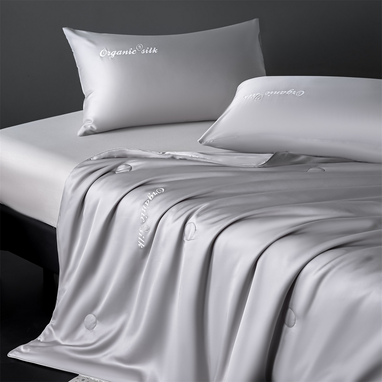 91家纺网 家纺一手货源 找家纺 恬思语家纺 2026春夏新品纯色莱赛尔天丝蚕丝夏被夏凉被空调被 若云-星灰