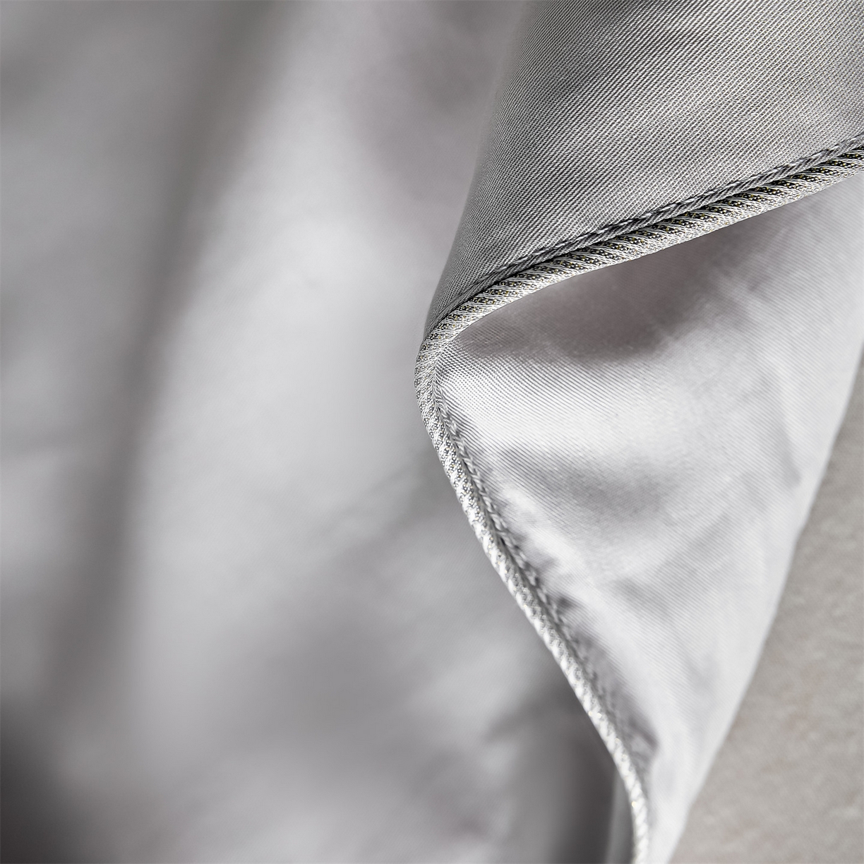 91家纺网 家纺一手货源 找家纺 恬思语家纺 2026春夏新品纯色莱赛尔天丝蚕丝夏被夏凉被空调被 若云-星灰