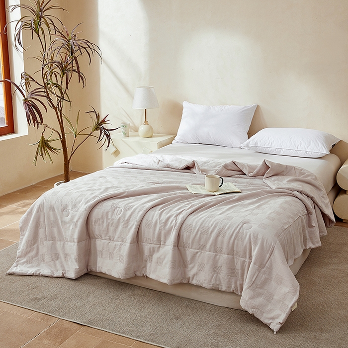 91家纺网 家纺一手货源 找家纺 阳光被业 2026新款100%纯棉大提花夏凉被大豆空调被 全棉春秋被学生棉被 浅灰