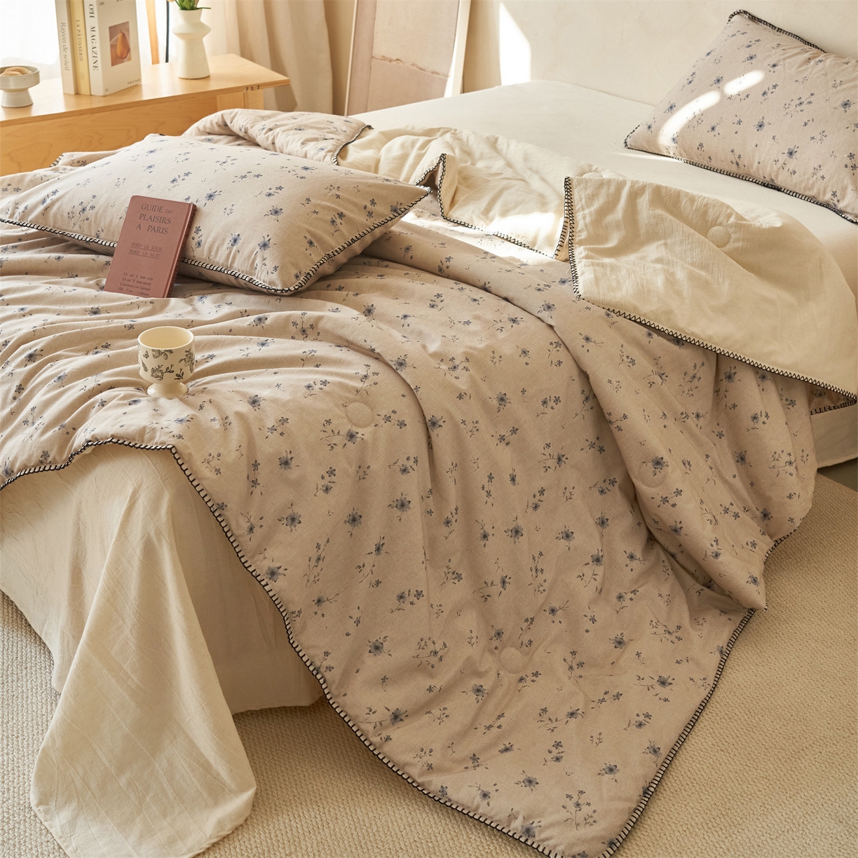 91家纺网 家纺一手货源 找家纺 恬思语家纺 2026春夏新款棉麻印花棉花夏被空调被夏凉被四件套花卉系列 蓝颜