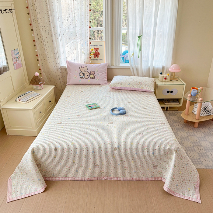 91家纺网 家纺一手货源 找家纺 Sweet dreams甜梦 2026新款小清新卡通全棉纯棉印花床盖四件套 碎花小熊