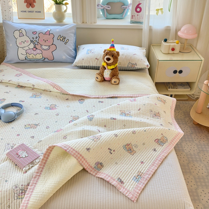 91家纺网 家纺一手货源 找家纺 Sweet dreams甜梦 2026新款小清新卡通全棉纯棉印花床盖四件套 晚安熊