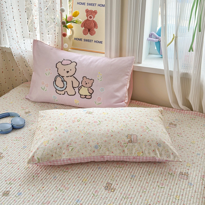91家纺网 家纺一手货源 找家纺 Sweet dreams甜梦 2026新款小清新卡通全棉纯棉印花床盖四件套 碎花小熊