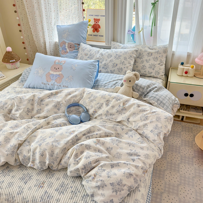 91家纺网 家纺一手货源 找家纺 Sweet dreams甜梦 2026新款小清新卡通全棉纯棉印花床盖四件套 碎花小兔