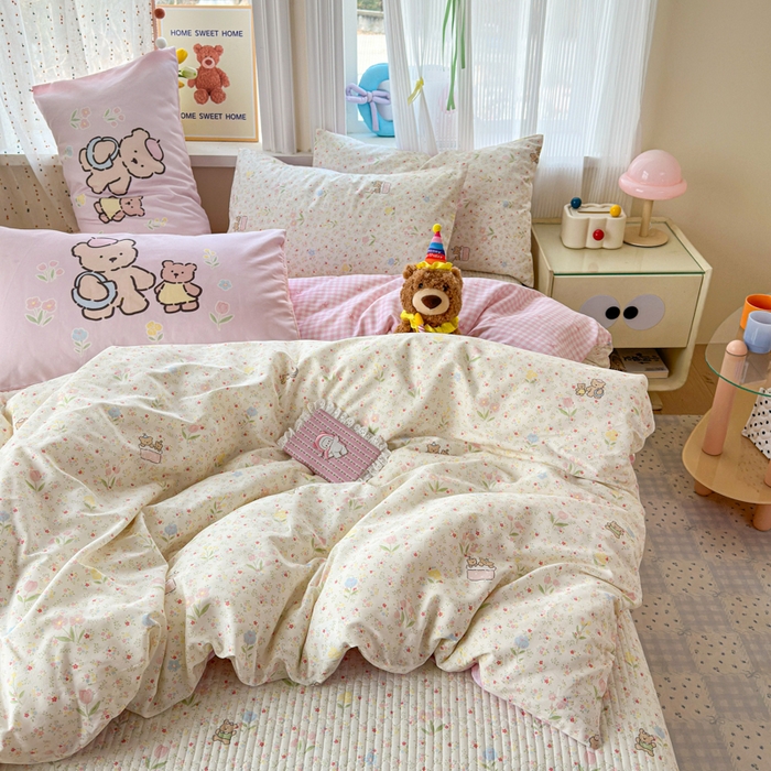 91家纺网 家纺一手货源 找家纺 Sweet dreams甜梦 2026新款小清新卡通全棉纯棉印花床盖四件套 碎花小熊