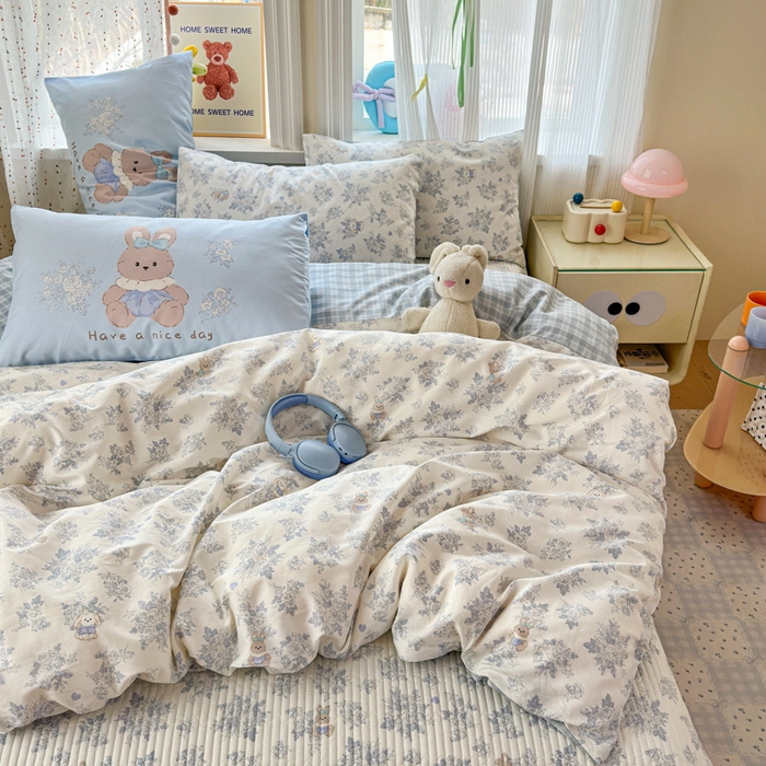 91家纺网 家纺一手货源 找家纺 Sweet dreams甜梦 2026新款小清新卡通全棉纯棉印花床盖四件套 碎花小兔