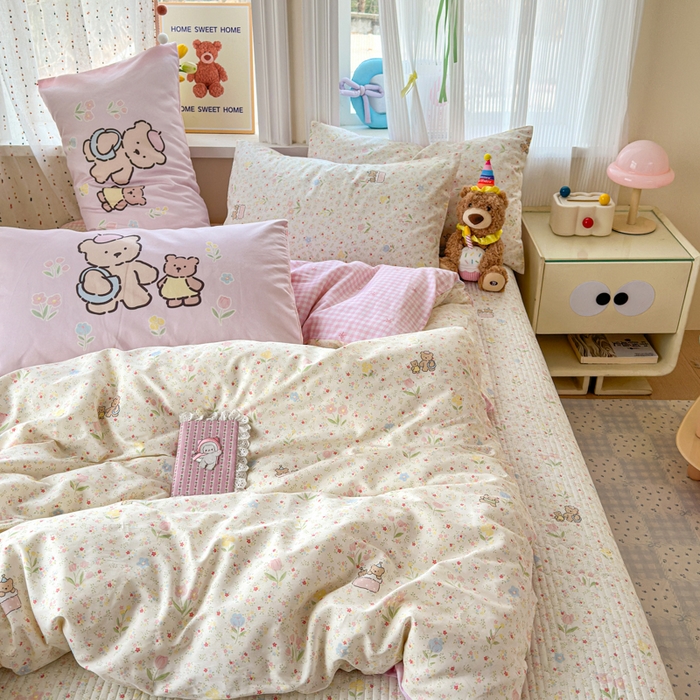 91家纺网 家纺一手货源 找家纺 Sweet dreams甜梦 2026新款小清新卡通全棉纯棉印花床盖四件套 碎花小熊
