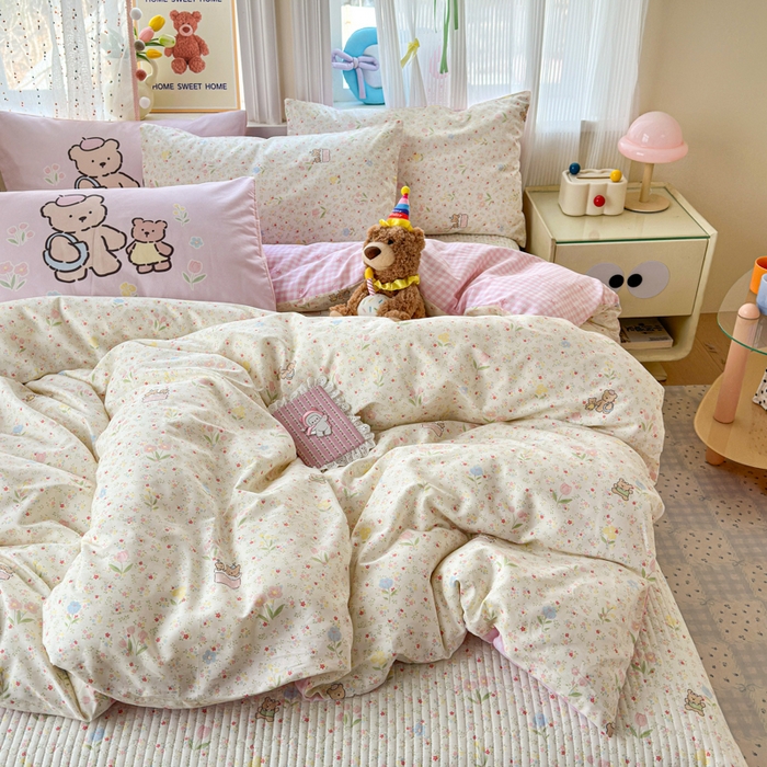 91家纺网 家纺一手货源 找家纺 Sweet dreams甜梦 2026新款小清新卡通全棉纯棉印花床盖四件套 碎花小熊