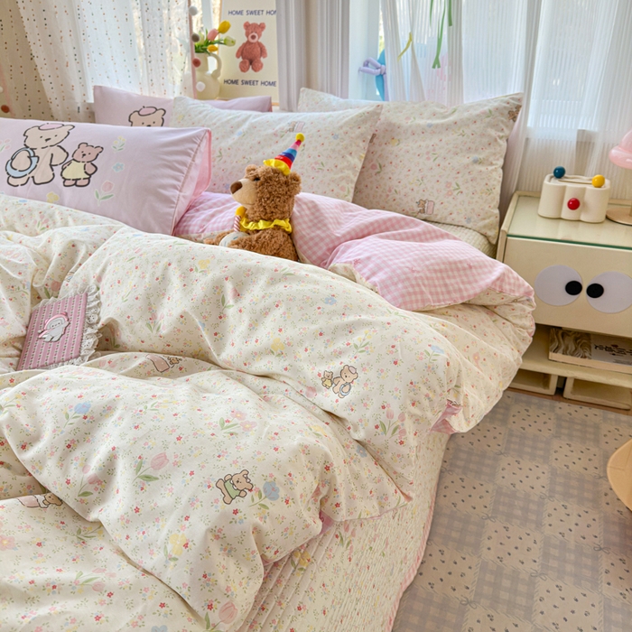 91家纺网 家纺一手货源 找家纺 Sweet dreams甜梦 2026新款小清新卡通全棉纯棉印花床盖四件套 碎花小熊