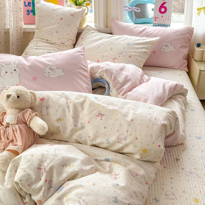 91家纺网 家纺一手货源 找家纺 Sweet dreams甜梦 2026新款小清新卡通全棉纯棉印花床盖四件套 星星小兔