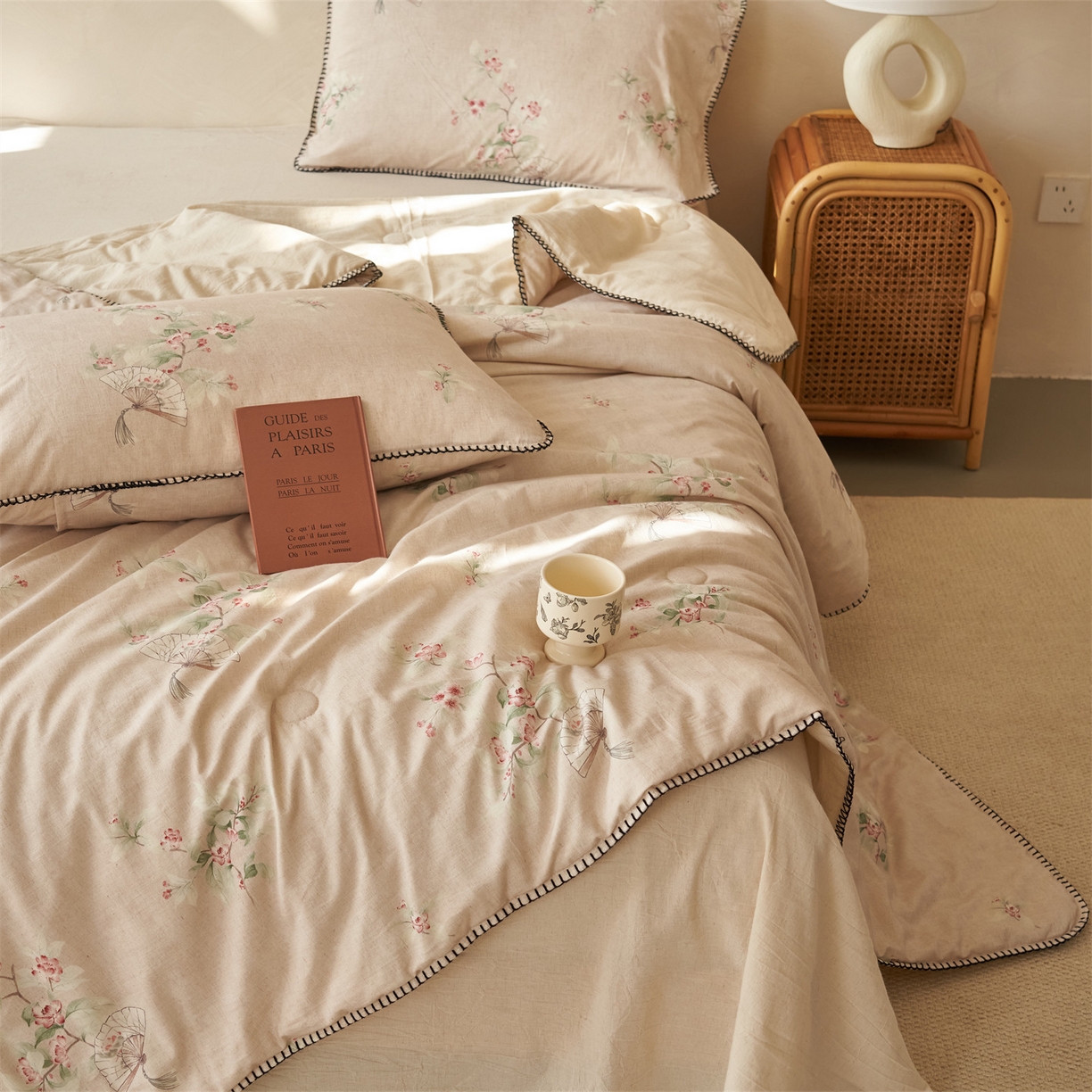 91家纺网 家纺一手货源 找家纺 恬思语家纺 2026春夏新款棉麻印花棉花夏被空调被夏凉被四件套花卉系列 花兮