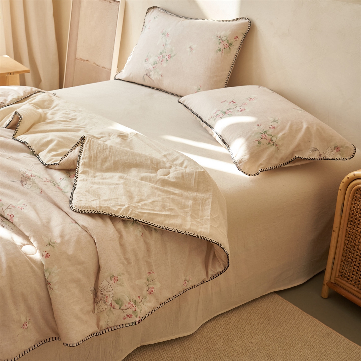 91家纺网 家纺一手货源 找家纺 恬思语家纺 2026春夏新款棉麻印花棉花夏被空调被夏凉被四件套花卉系列 花兮