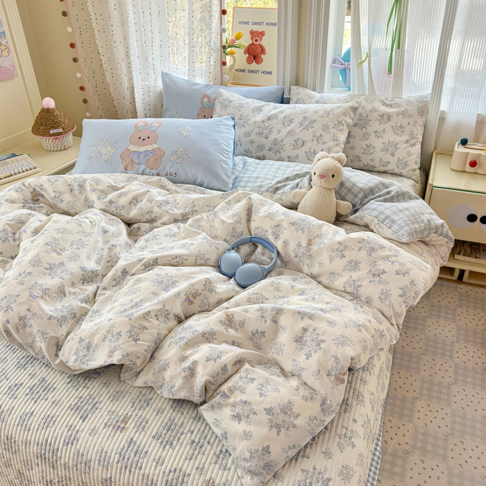 91家纺网 家纺一手货源 找家纺 Sweet dreams甜梦 2026新款小清新卡通全棉纯棉印花床盖四件套 碎花小兔