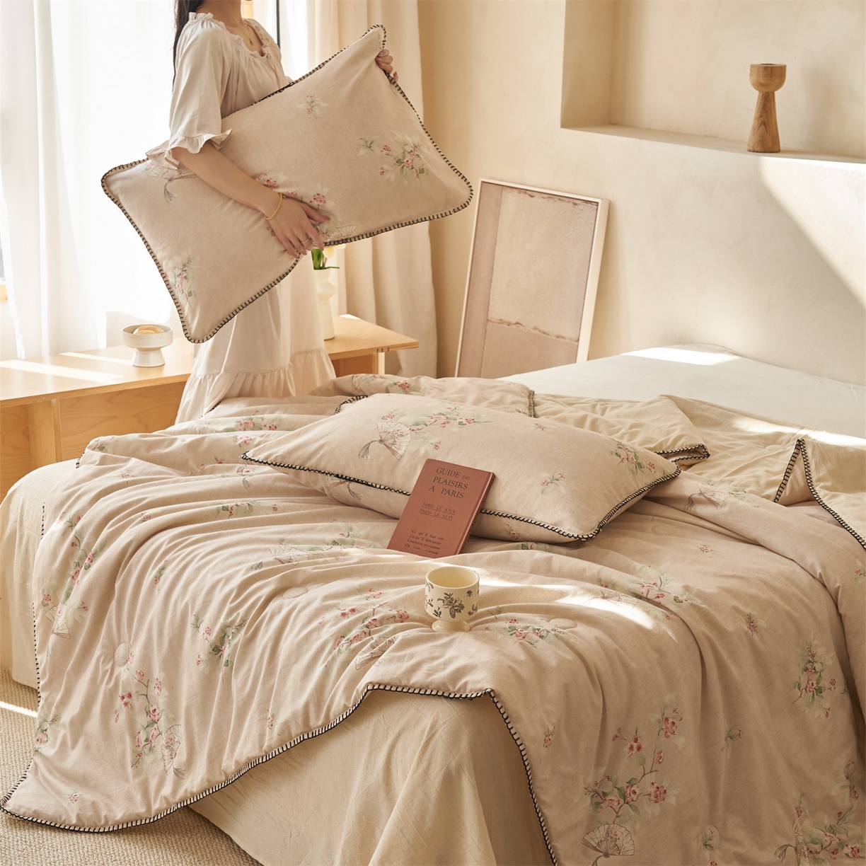 91家纺网 家纺一手货源 找家纺 恬思语家纺 2026春夏新款棉麻印花棉花夏被空调被夏凉被四件套花卉系列 花兮