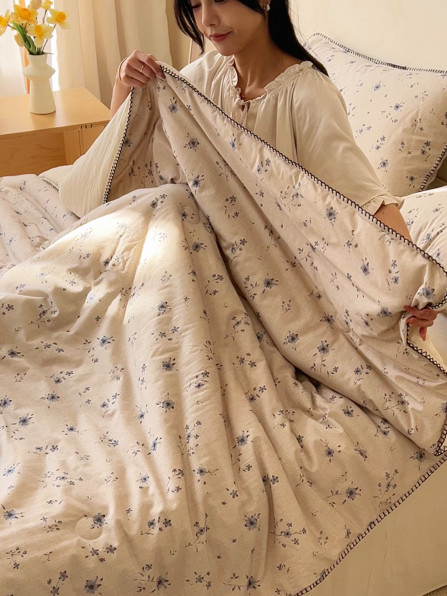 91家纺网 家纺一手货源 找家纺 恬思语家纺 2026春夏新款棉麻印花棉花夏被空调被夏凉被四件套花卉系列 蓝颜