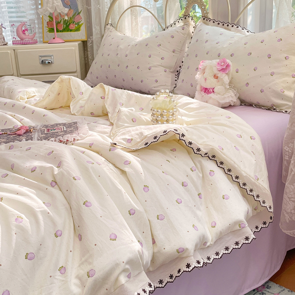 91家纺网 家纺一手货源 找家纺 康纳利 2026新款全棉花边夏被古法水洗云感棉空调被夏被四件套 粉紫绮梦