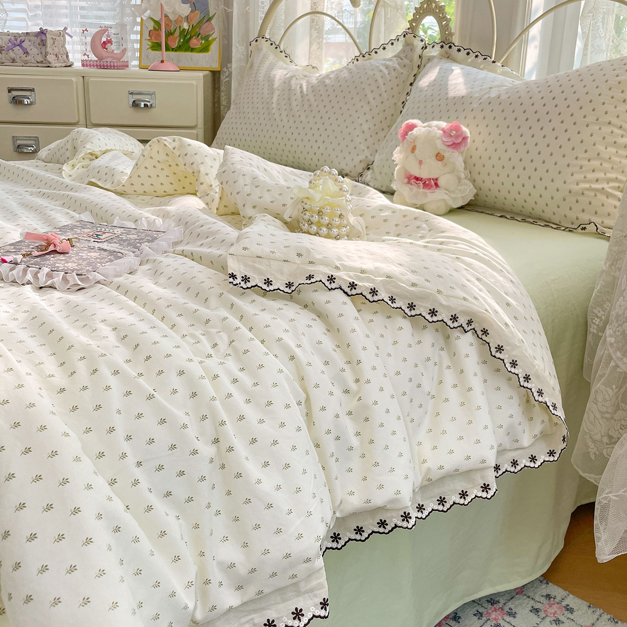 91家纺网 家纺一手货源 找家纺 康纳利 2026新款全棉花边夏被古法水洗云感棉空调被夏被四件套 春芽浅漾