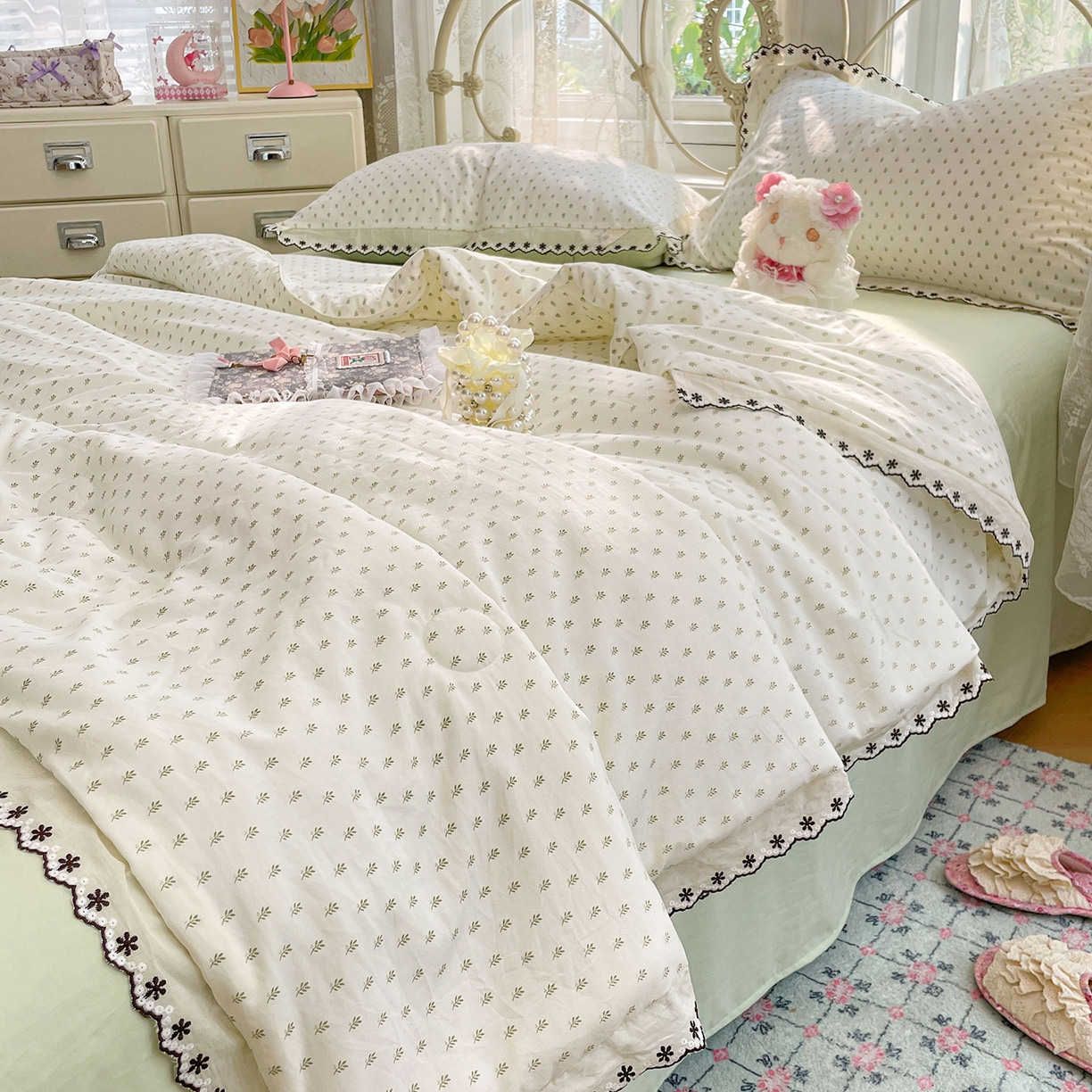 91家纺网 家纺一手货源 找家纺 康纳利 2026新款全棉花边夏被古法水洗云感棉空调被夏被四件套 春芽浅漾