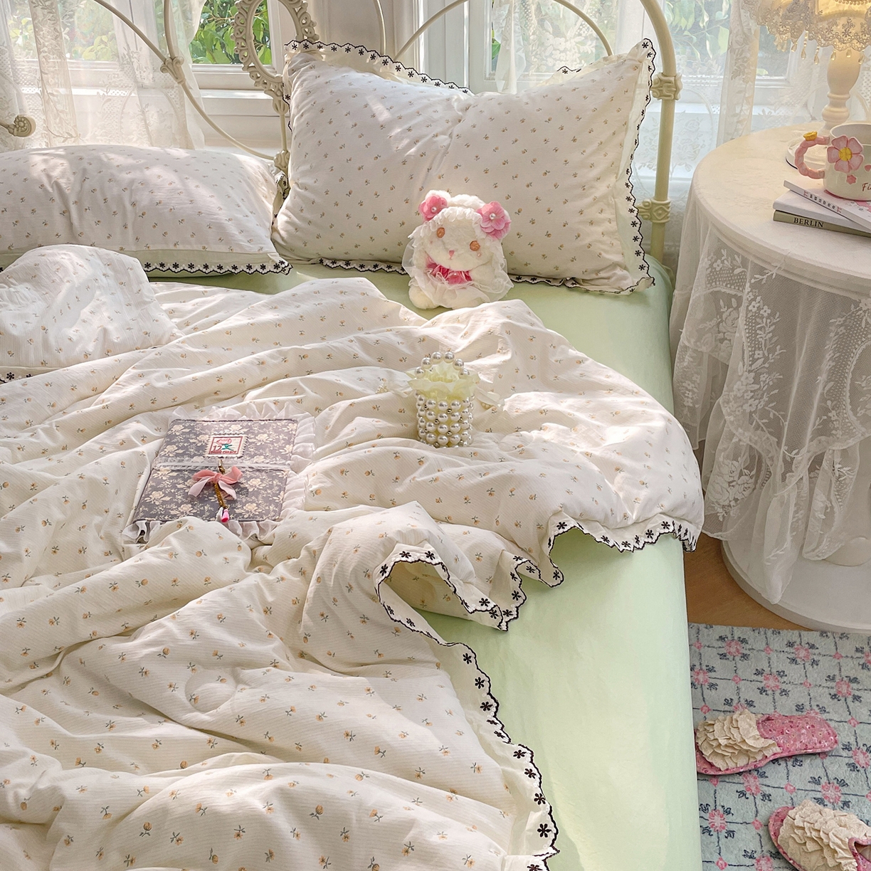 91家纺网 家纺一手货源 找家纺 康纳利 2026新款全棉花边夏被古法水洗云感棉空调被夏被四件套 奶黄樱漫