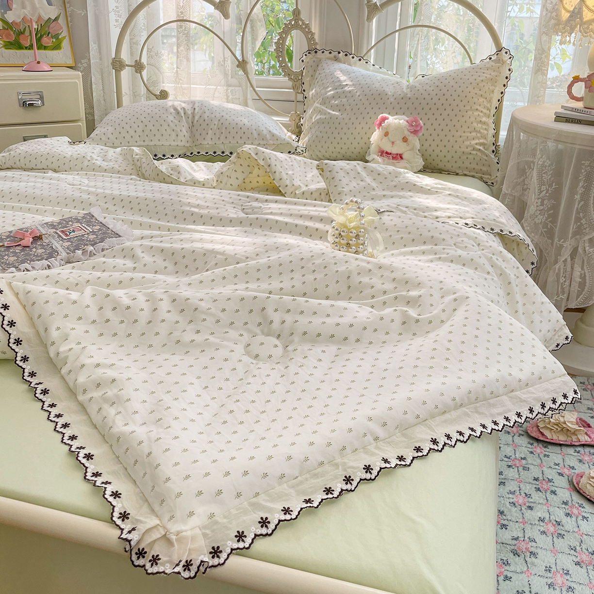 91家纺网 家纺一手货源 找家纺 康纳利 2026新款全棉花边夏被古法水洗云感棉空调被夏被四件套 春芽浅漾