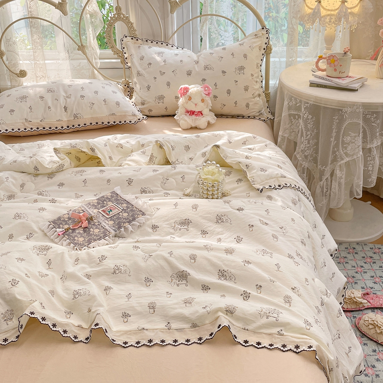 91家纺网 家纺一手货源 找家纺 康纳利 2026新款全棉花边夏被古法水洗云感棉空调被夏被四件套 浅草花语